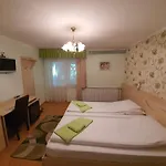 Platan Szallashely Gasthof