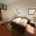 Platan Szallashely 3*
