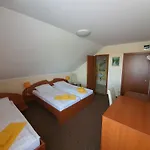 Platan Szallashely 3*