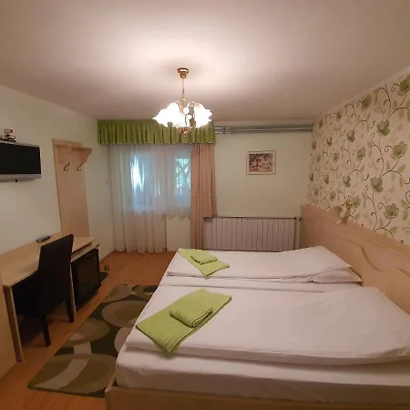 Platan Szallashely بيت ضيافة