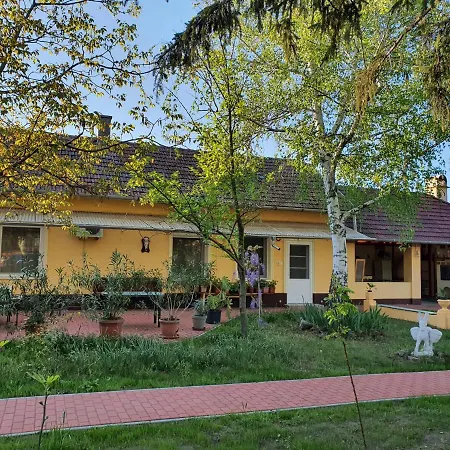 Platan Szallashely Гостевой дом 3*