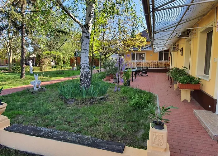 Platan Szallashely Гостевой дом 3*